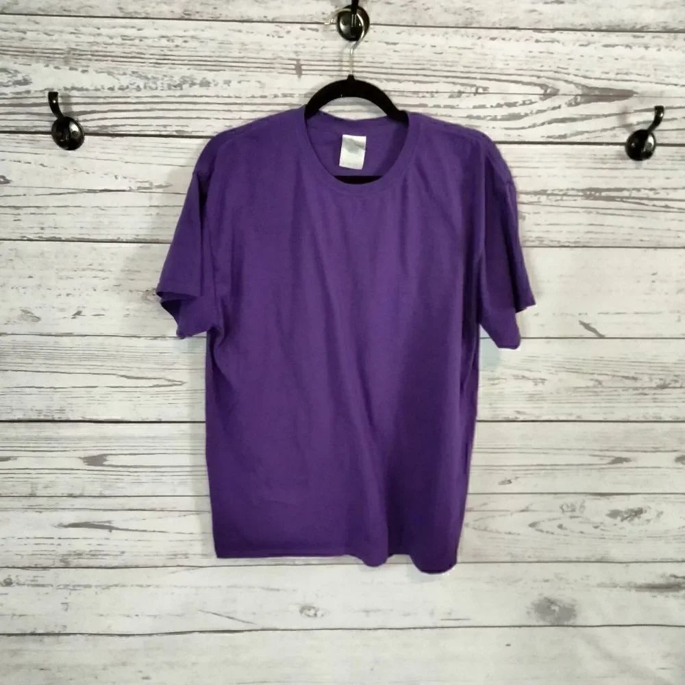 "Gildan" woman's T-shirt 👕  